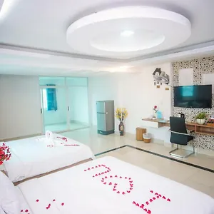 2* Hotel H79